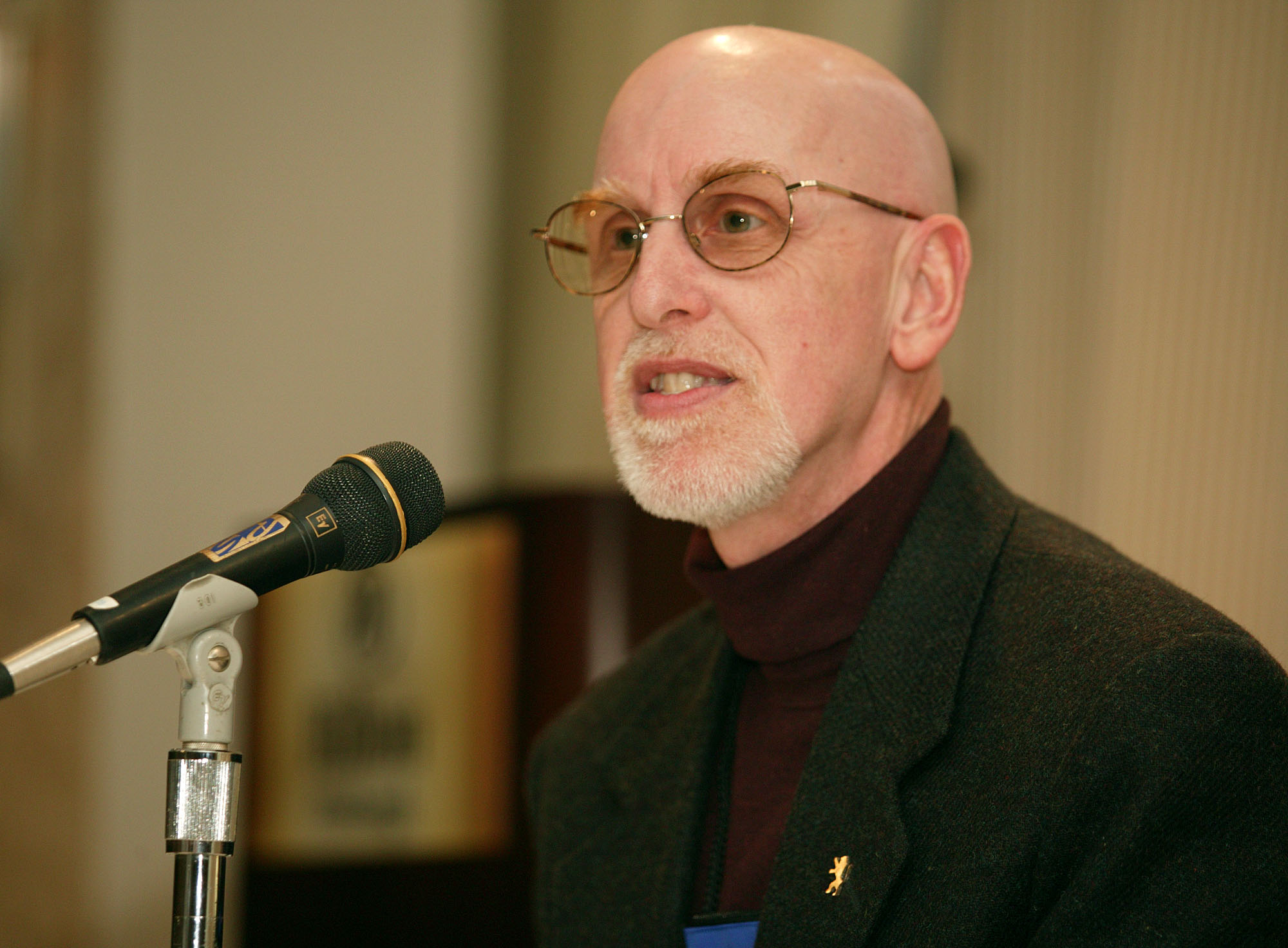 Marvin Cropsey, editor of the Daily Christian Advocate, discusses legislative petitions to General Conference. UMNS photo by Mike DuBose
