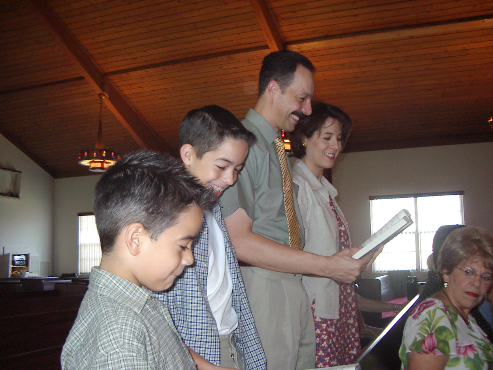 Some missions offer English and citizenship classes to Hispanic/Latino familes. UMNS photo by Michael Wacht