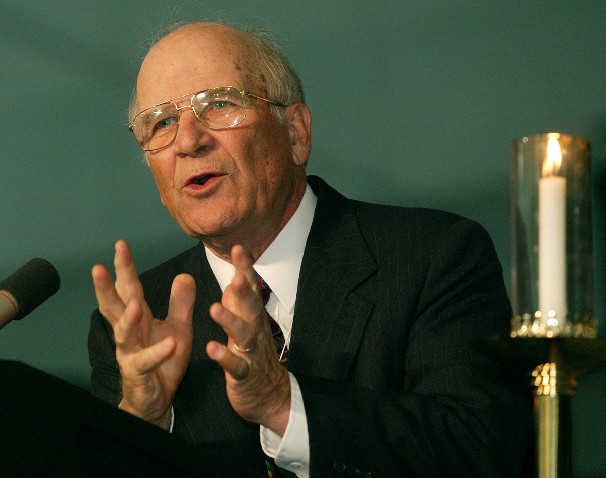 United Methodist Bishop Bruce P. Blake, Oklahoma, preaches during morning worship on April 27 at the denomination's 2004 General Conference in Pittsburgh. A UMNS photo by Mike DuBose 
