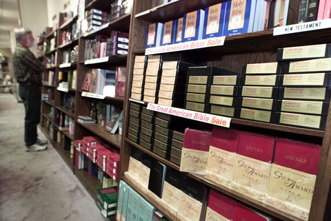 A customer shops at the Cokesbury store in Nashville, Tenn. The board of directors of the United Methodist Publishing House has announced the closing of Cokesbury’s retail stores and the launch of a transition initiative called CokesburyNext. A UMNS file photo by Mike DuBose.