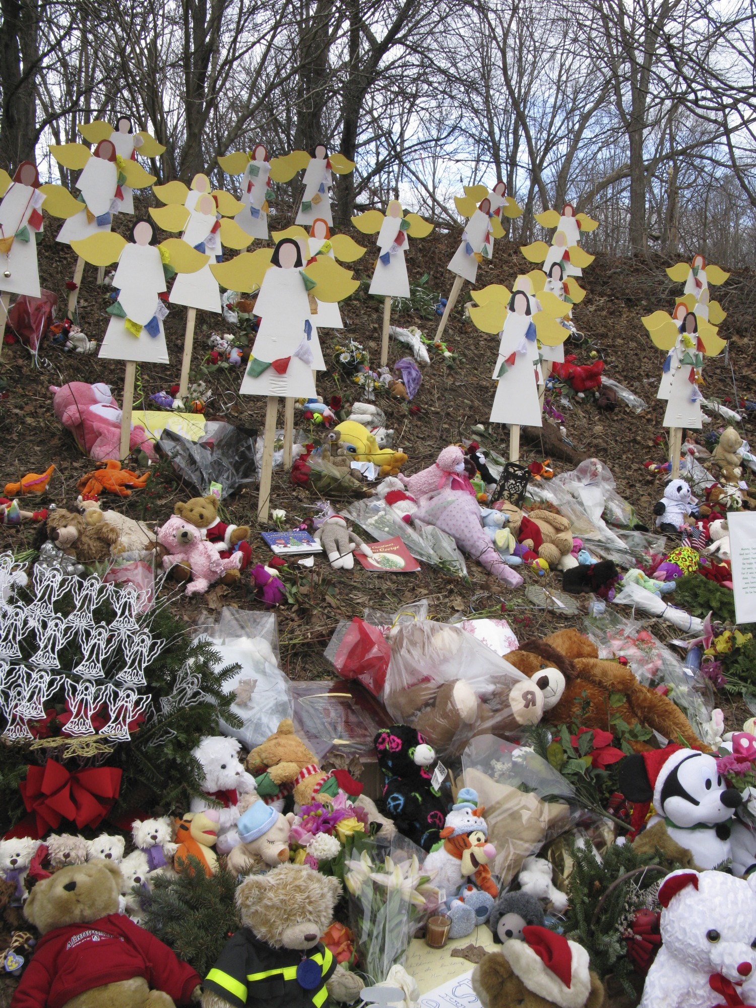 A shrine for the Sandy Hook shooting victims. Photo courtesy Stephen Drachler.