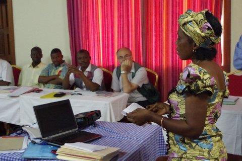 Nyande Westshomba (right) speaks to seminar participants (from left) Okende Dieudonné, Mwinyi Taluhumbu, Chief Prospère Tunda and Dr. Lars Bitsch-Larsen of Norway. Web-only photos by the Rev. Clayton Childers.