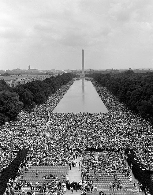 More than 200,000 people gathered at the Lincoln Memorial to support the civil rights movement and heard the Rev. Martin Luther King’s “I Have a Dream” speech. (View from the Lincoln Memorial toward the Washington Monument.) Wikipedia commons.