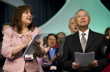 Bishops Minerva Carcaño and Elias Galván sing prior to a discussion on the relationships between United Methodist churches in the United States and their counterparts in Latin America during the 2008 United Methodist General
Conference in Fort Worth, Texas.
