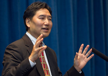 The Rev. Tom Choi helps lead a panel discussion about guaranteed appointments during The United Methodist Church's pre-General Conference news briefing at the Tampa Convention Center in Florida. A UMNS photo by Mike DuBose.