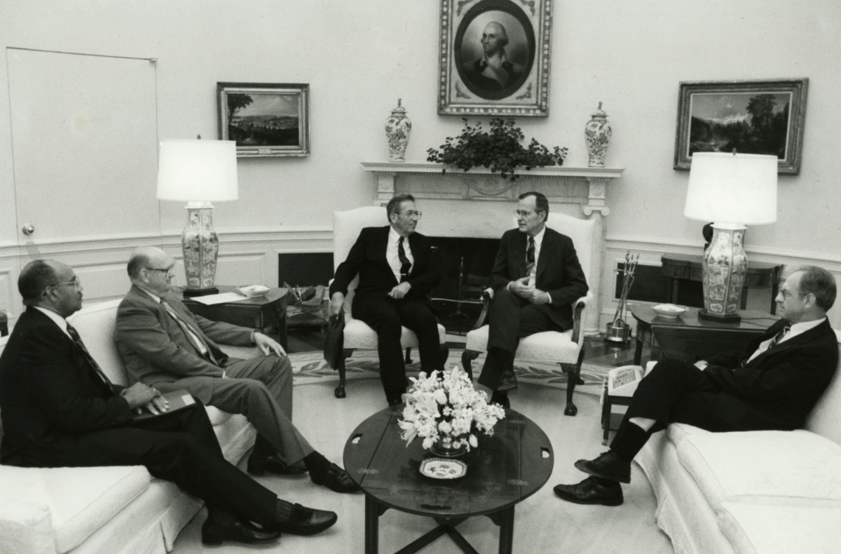 Four United Methodist bishops “assure President George H.W. Bush of the prayers of the United Methodist people” in the Oval Office on Aug. 7, 1989. Pictured from left. Bishops Melvin G. Talbert, Leroy C. Hodapp, Jack M. Tuell (next to the President) and Joseph H. Yeakel. The visit commemorated the 200th anniversary of the visit by Methodist Bishops Francis Asbury and Thomas Coke to President George Washington. Photo by Michael Sargent/The White House.