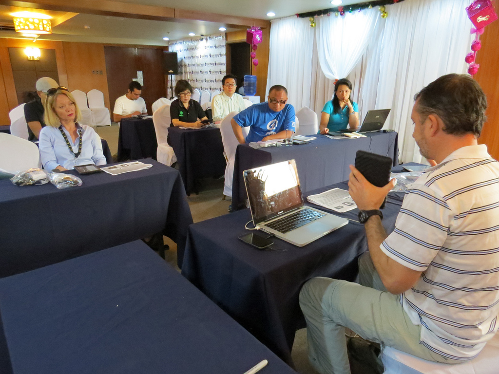 Inveneo’s Sam Perales conducts the Mobile Tools training in Cebu, Philippines, Dec. 17, 2013. UMNS photo by April Grace G. Mercado.