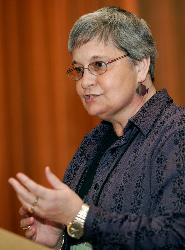The Rev. Gayle Felton discusses a study on Holy Communion during the Pre-General Conference News Briefing Jan. 31, 2004, in Pittsburgh. Felton was a consultant to the United Methodist Church’s Board of Discipleship. A UMNS photo by Mike DuBose.