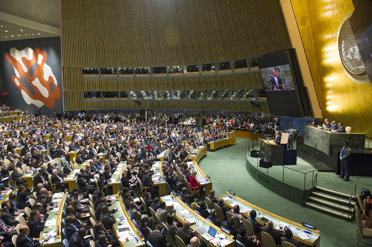 A wide view of the General Assembly Hall at the United Nations as U.S. President Barack Obama addresses the general debate of the sixty-ninth session of the General Assembly. Photo by Mark Garten, United Nations