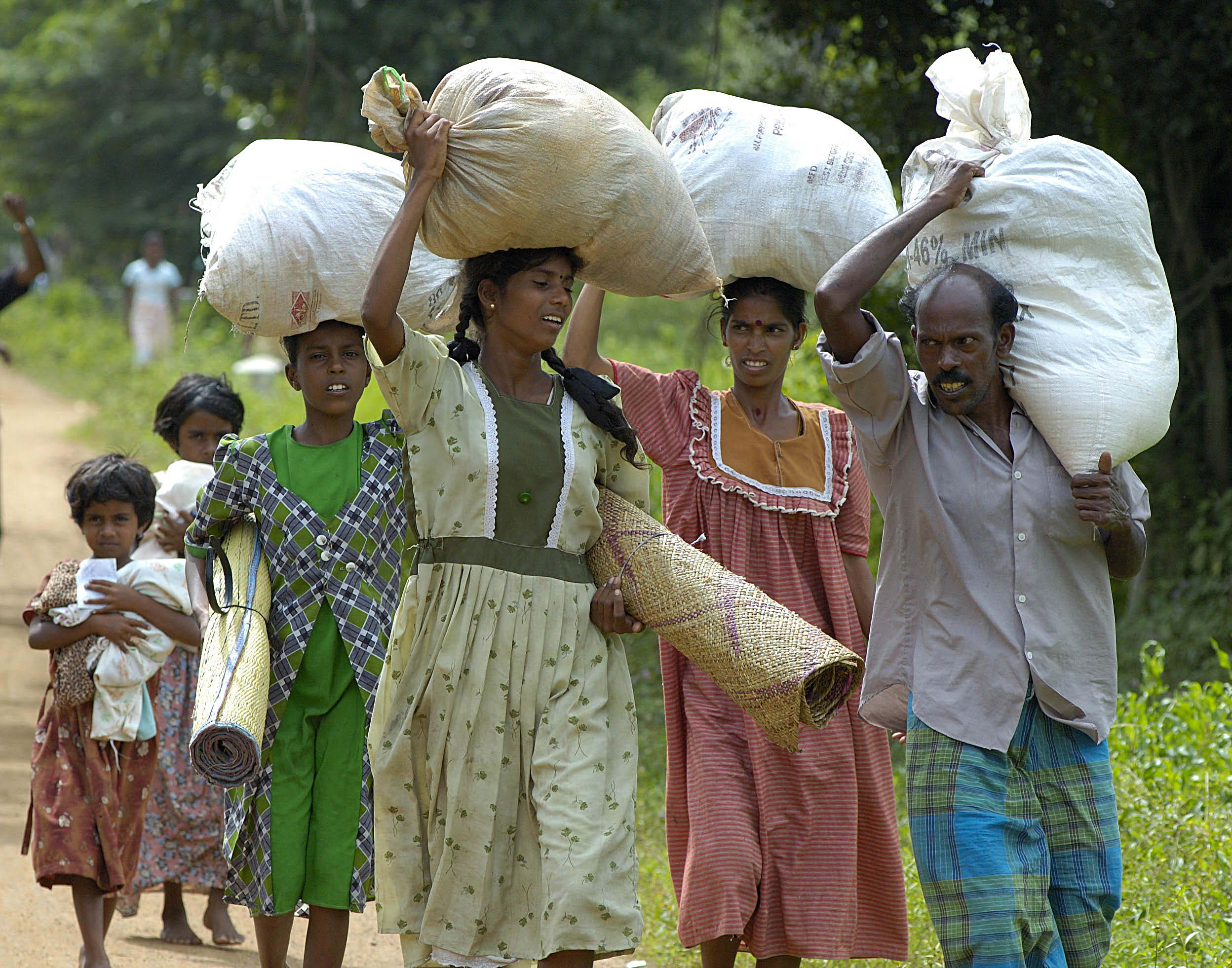 Sri Lankan refugees return home to rebuild their lives. Photo by Paul Jeffrey, ACT International.