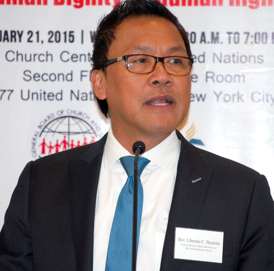 The Rev. Liberato (Levi) Bautista, who heads the U.N. office of the United Methodist Board of Church and Society, discusses the importance role that faith-based groups play in international affairs during a Jan. 21 symposium at the Church Center for the United Nations. Photo by Wayne Rhodes, GBCS