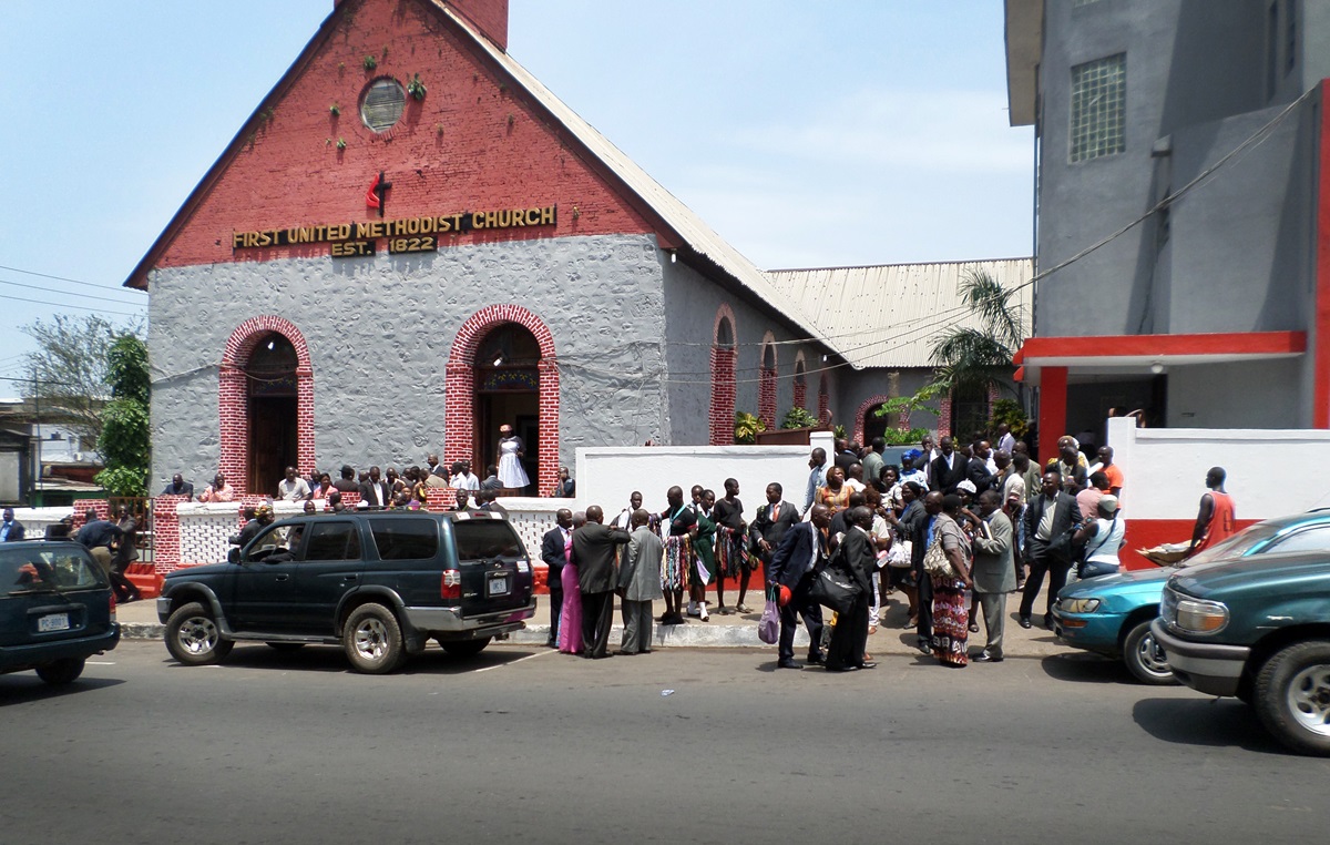 Members of First United Methodist Church in Monrovia, Liberia, attend a special welcoming and thanksgiving service honoring Bishop John G. Innis.  Photo by Julu Swen, UMNS