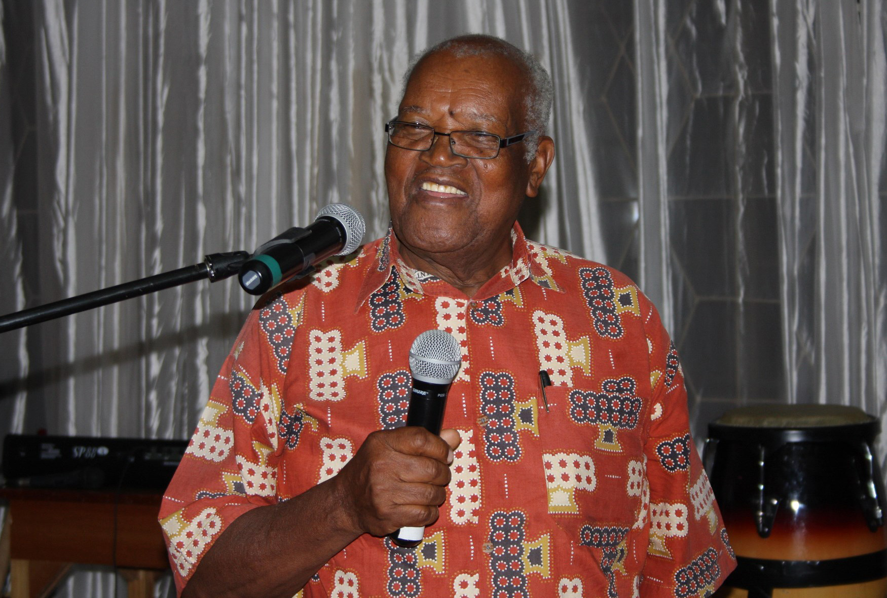 John Wesley Kurewa thanks the Foundation for Evangelism for its plans to endow an E. Stanley Jones Professor of Evangelism at Africa University in his name. 