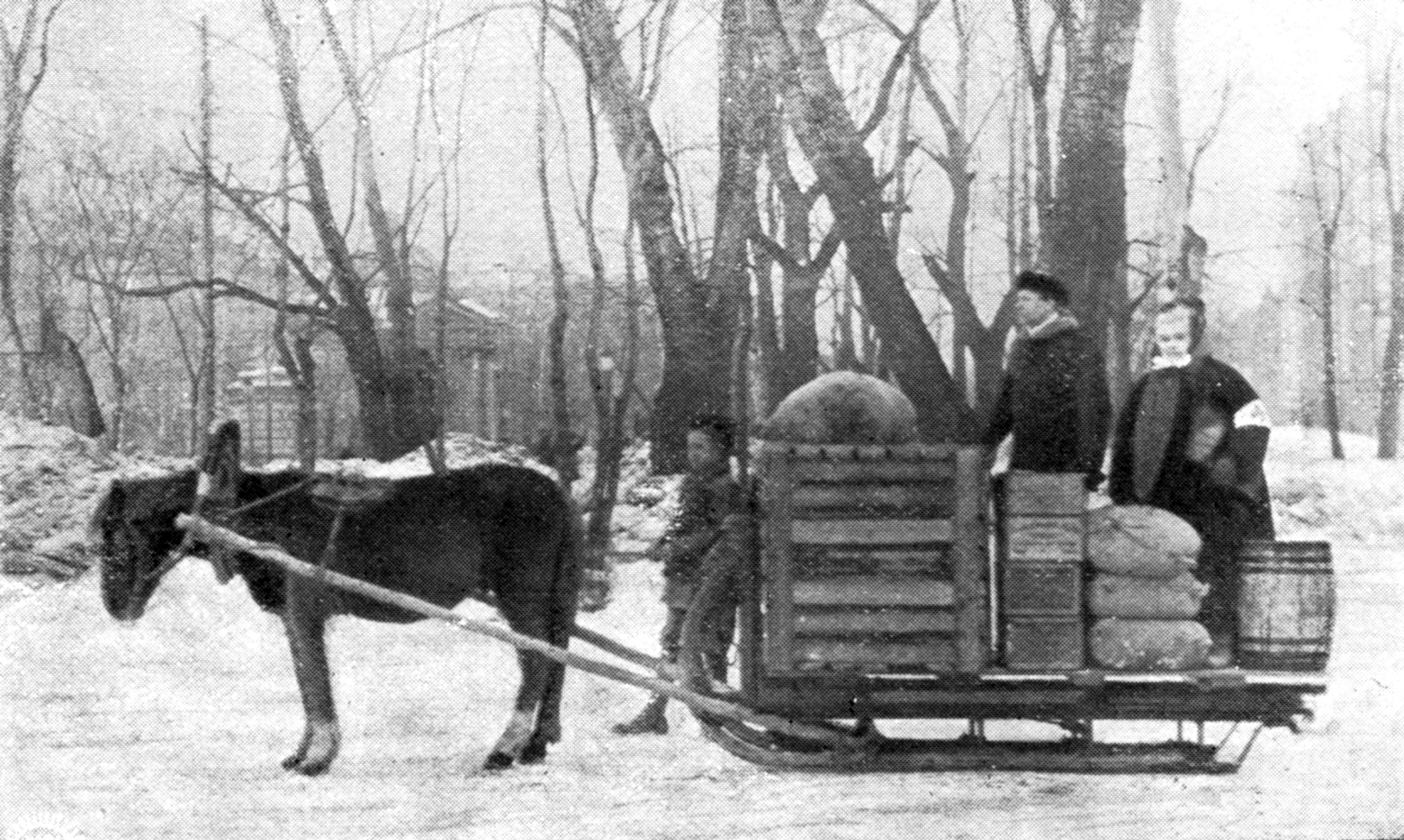 Sister Anna Eklund (right) and the Rev. Oscar Pöeld deliver provisions in St. Petersburg, Russia in 1921. A UMNS photo courtesy of the United Methodist Commission on Archives and History.