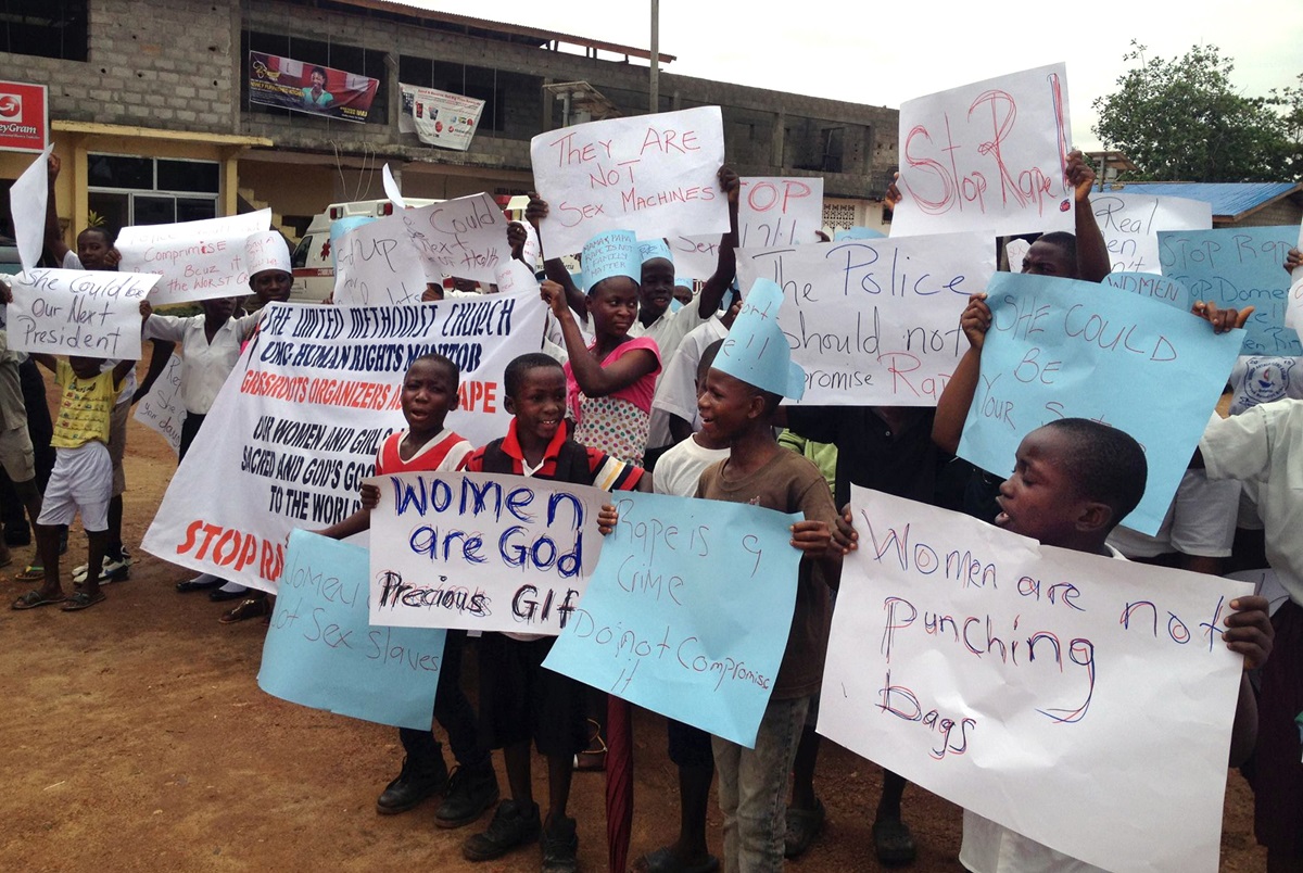 United Methodists led hundreds of students and residents in a July 3 protest march to register their indignation over a growing wave of incidents of rape in the Brewerville community of Liberia. 