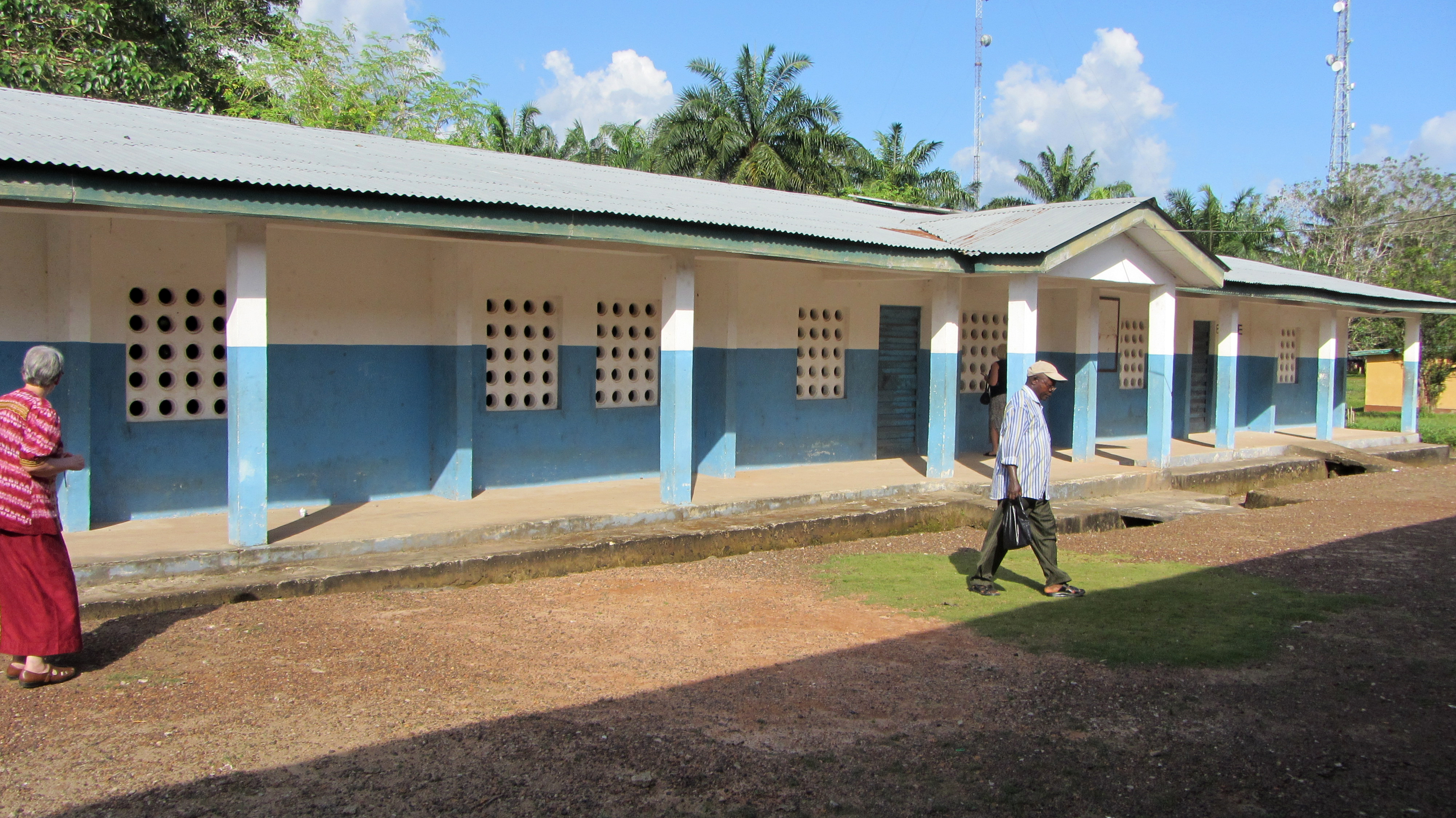 This building is being considered for academic space for Taidama Enterprise Academy located in Sierra Leone near Njala University. For nearly 30 years, Operation Classroom’s primary mission has been “To Partner with the United Methodist Church in Liberia and Sierra Leone to Improve Education.” Photo courtesy of Bob Coolman