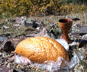 El astronauta Buzz Aldrin, unos de los integrantes de la misión espacial Apolo 11 de la NASA, que permitió la llegada de un ser humano por primera vez a otro mundo, llevó consigo pan y vino y comulgó a su llegada a la luna. Foto de archivo Noticias MU.