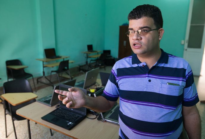 Samuel Figueredo is the engineer in charge of information technology at Cuba's Evangelical Methodist Seminary in Havana. Photo by Mike DuBose, UMNS.