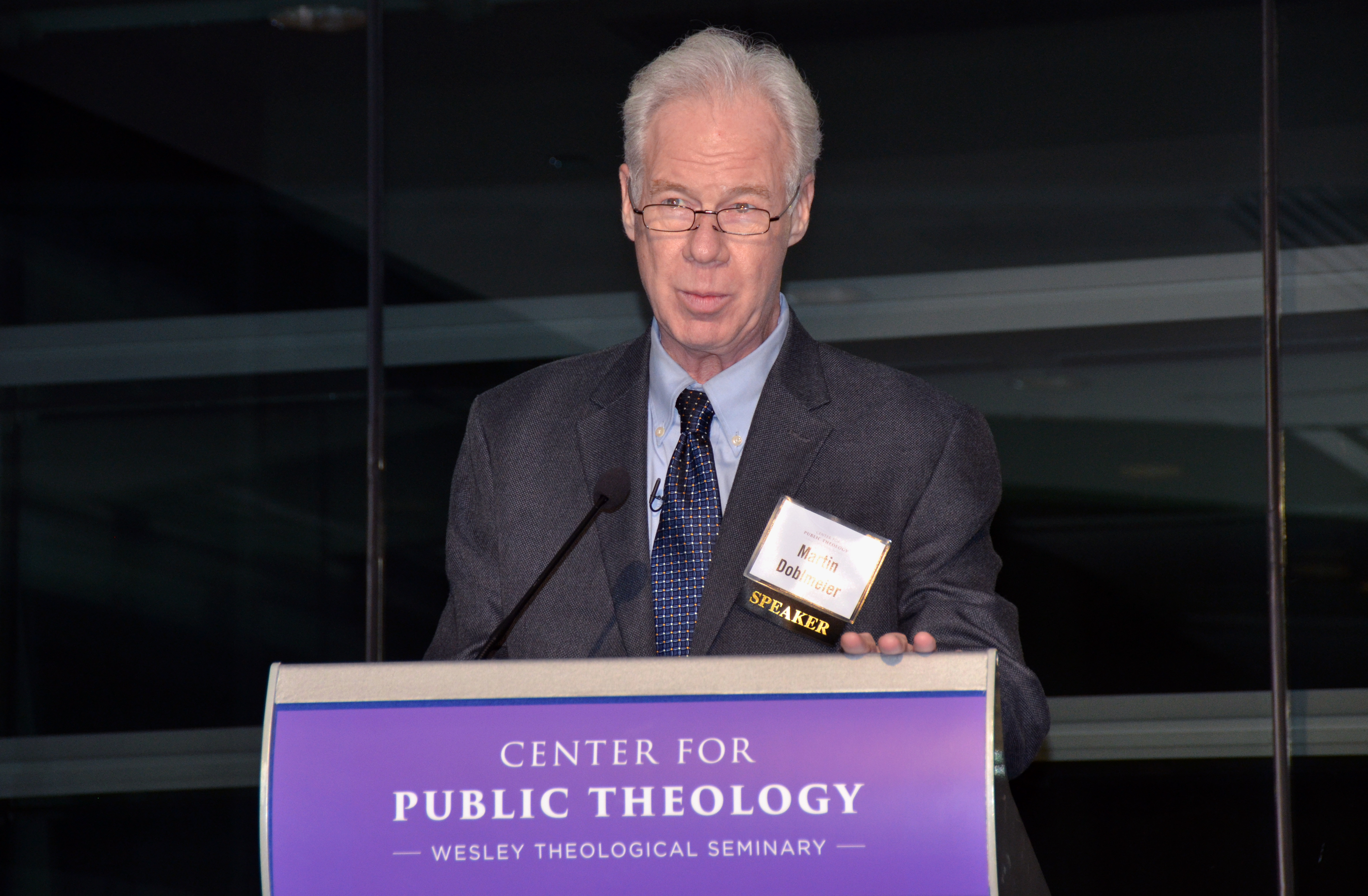 Martin Doblmeier, director, writer and producer of “An American Conscience: The Reinhold Niebuhr Story,” speaks during an event co-sponsored by the Center for Public Theology at United Methodist Wesley Theological Seminary in Washington. American theologian Reinhold Niebuhr is best remembered for being the author of the Serenity Prayer. Photo by Erik Alsgaard, UMNS.