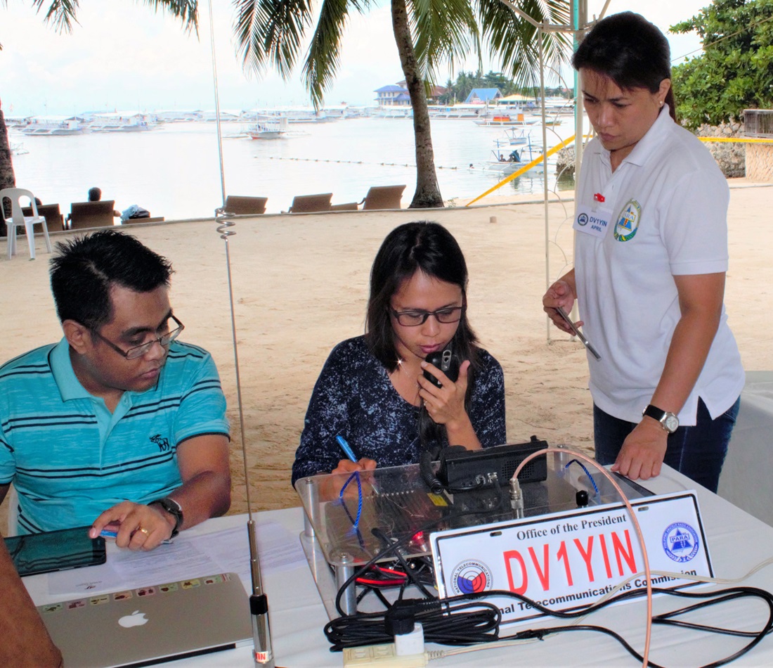 United Methodist Communications special projects manager April Mercado (right) leads a ham radio class during a crisis simulation in Cebu, Philippines. The Disasters and Emergency Preparedness Program was held to strengthen communication during times of crisis. Photo by Mildred Arce, UMNS.