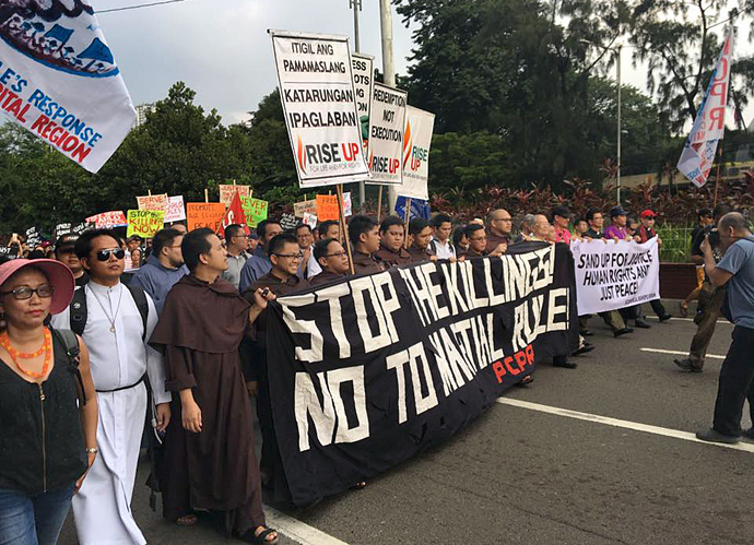 Representatives of The United Methodist Church, Philippine Independent Church, United Church of Christ in the Philippines, other protestant churches and the Roman Catholic church protested on Sept. 21 in Manila. Photo courtesy of Rise Up for Life and For Rights.
