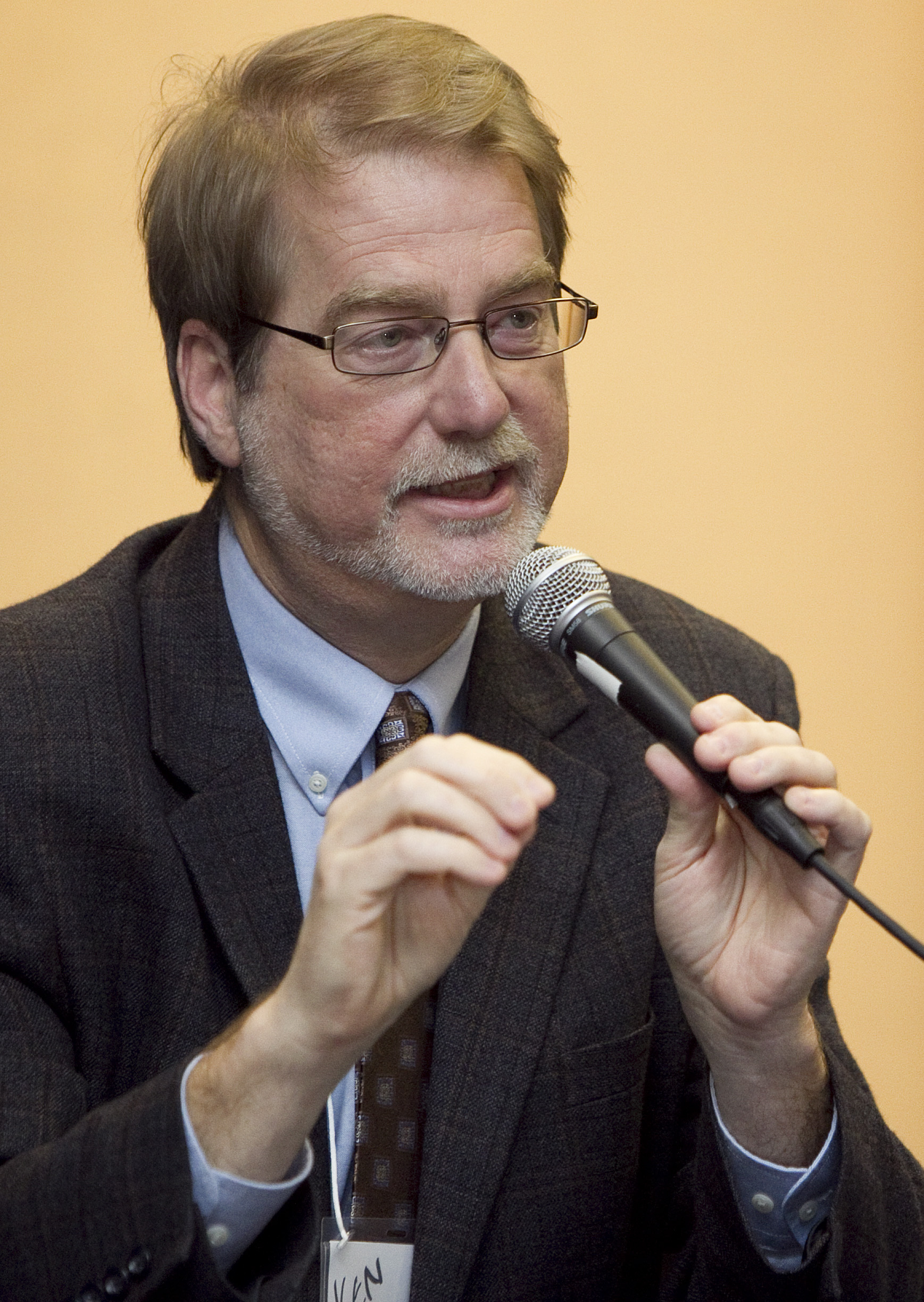 The Rev. Ken Carter helps lead a panel discussion about clergy effectiveness during the United Methodist Church's pre-General Conference news briefing at the Tampa Convention Center in Florida. Carter is superintendent of the church's Waynesville, N.C., district. Photo by Mike DuBose, UMNS.