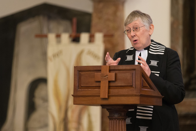 The Rev. Jennifer Potter helps lead worship at Wesley's Chapel in London. Photo by Mike DuBose, UMNS.