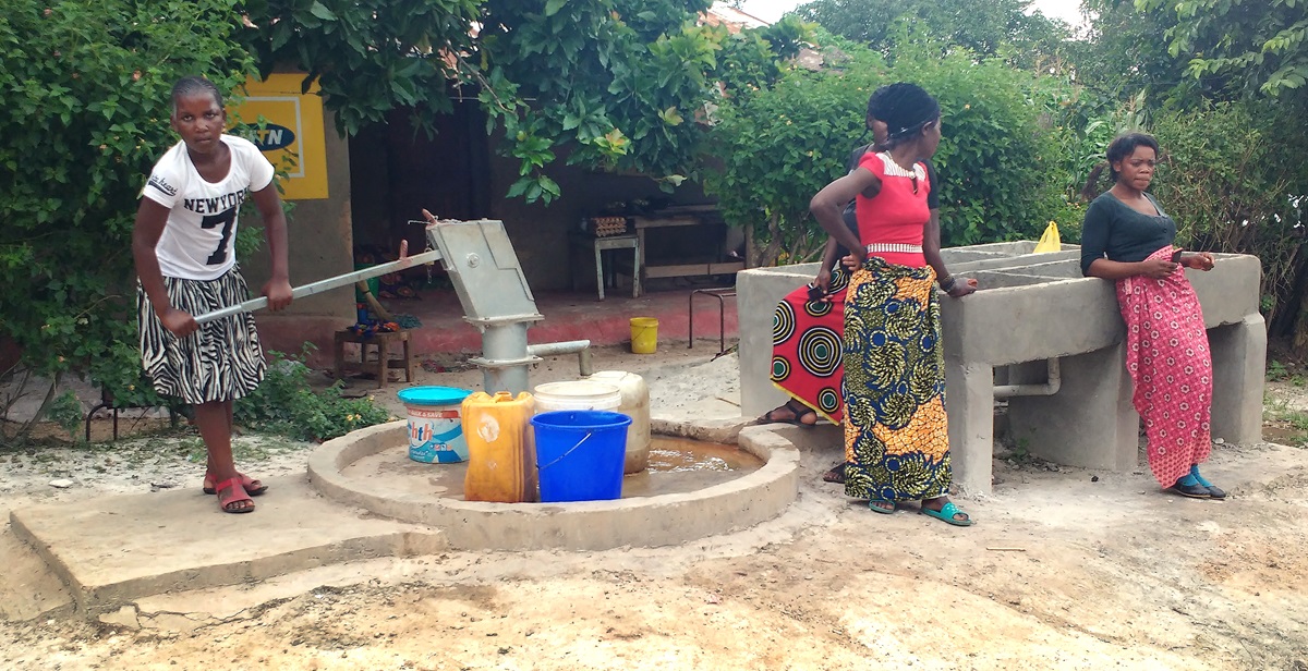The Tudikwashi Health Care Project, an organization directed by United Methodist missionary Betty Tchala, sunk six water boreholes with washing sinks and public toilets in the Mwaiseni Community in the Kitwe District of Zambia. Photo by John Chikuta, UMNS.