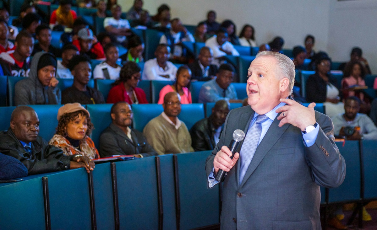 Timothy Keathing, an executive with The Boeing Company, speaks to students on the campus of Africa University in Mutare, Zimbabwe. Photo courtesy of Africa University. 