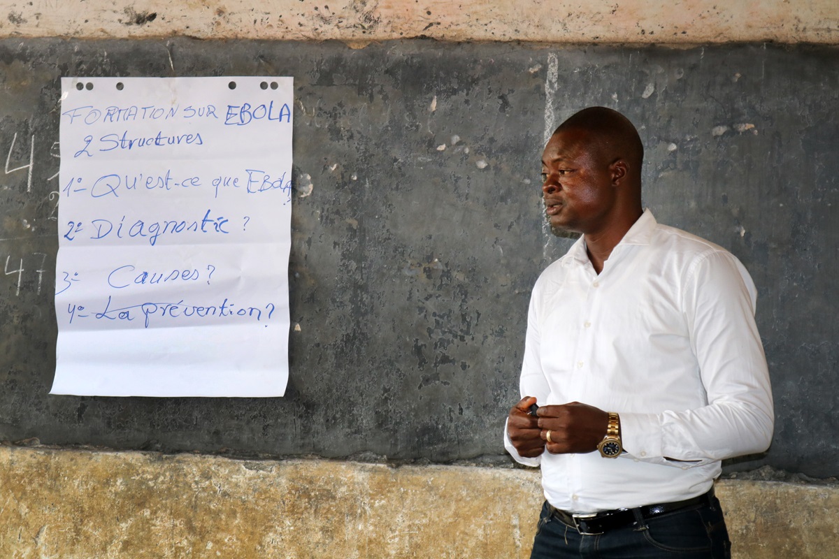 Dr. Frédéric Yemba, chief of health coordination for the Eastern Congo Episcopal Area, speaks to nurses from United Methodist medical facilities about ways to prevent the spread of Ebola. Training sessions for religious leaders and community relays also were organized with funding from the United Methodist Board of Global Ministries. Photo by Chadrack Tambwe Londe, UMNS.