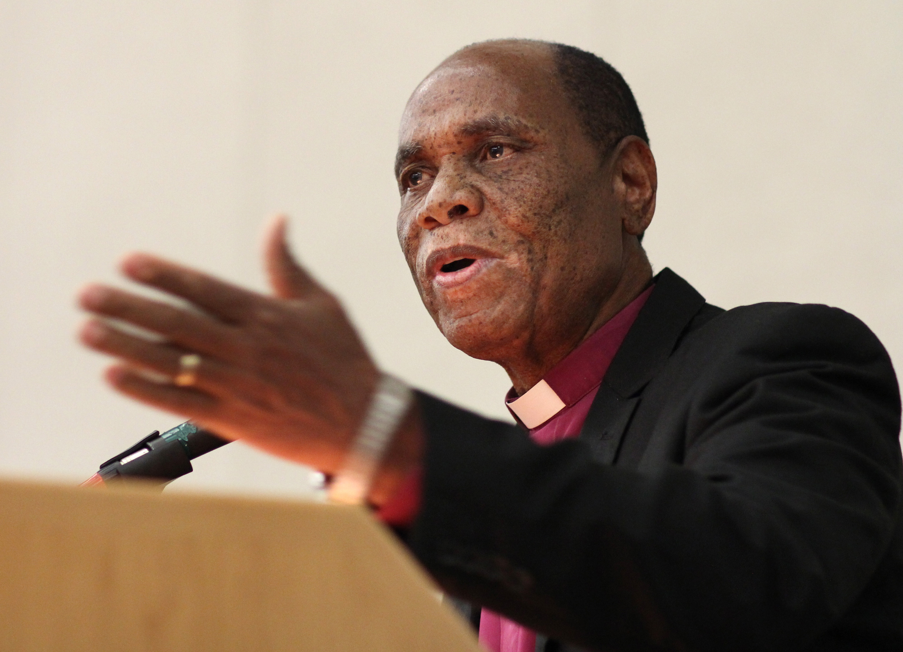 Bishop Eben K. Nhiwatiwa welcomes people to a worship service for African delegates and guests during the 2016 United Methodist General Conference in Portland, Ore. File photo by Kathleen Barry, UMNS.