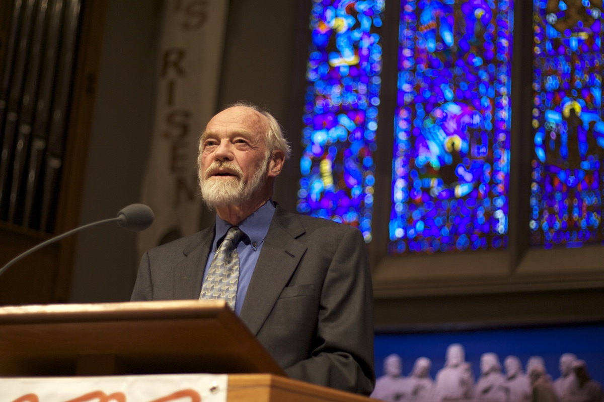The Rev. Eugene Peterson lectures at University Presbyterian Church in Seattle. The scholar and pastor’s influence extends far beyond his home denomination. 2009 file photo by Clappstar, courtesy of Wikimedia Commons. The Rev. Eugene Peterson lectures at University Presbyterian Church in Seattle. The scholar and pastor’s influence extends far beyond his home denomination. 2009 file photo by Clappstar, courtesy of Wikimedia Commons.
