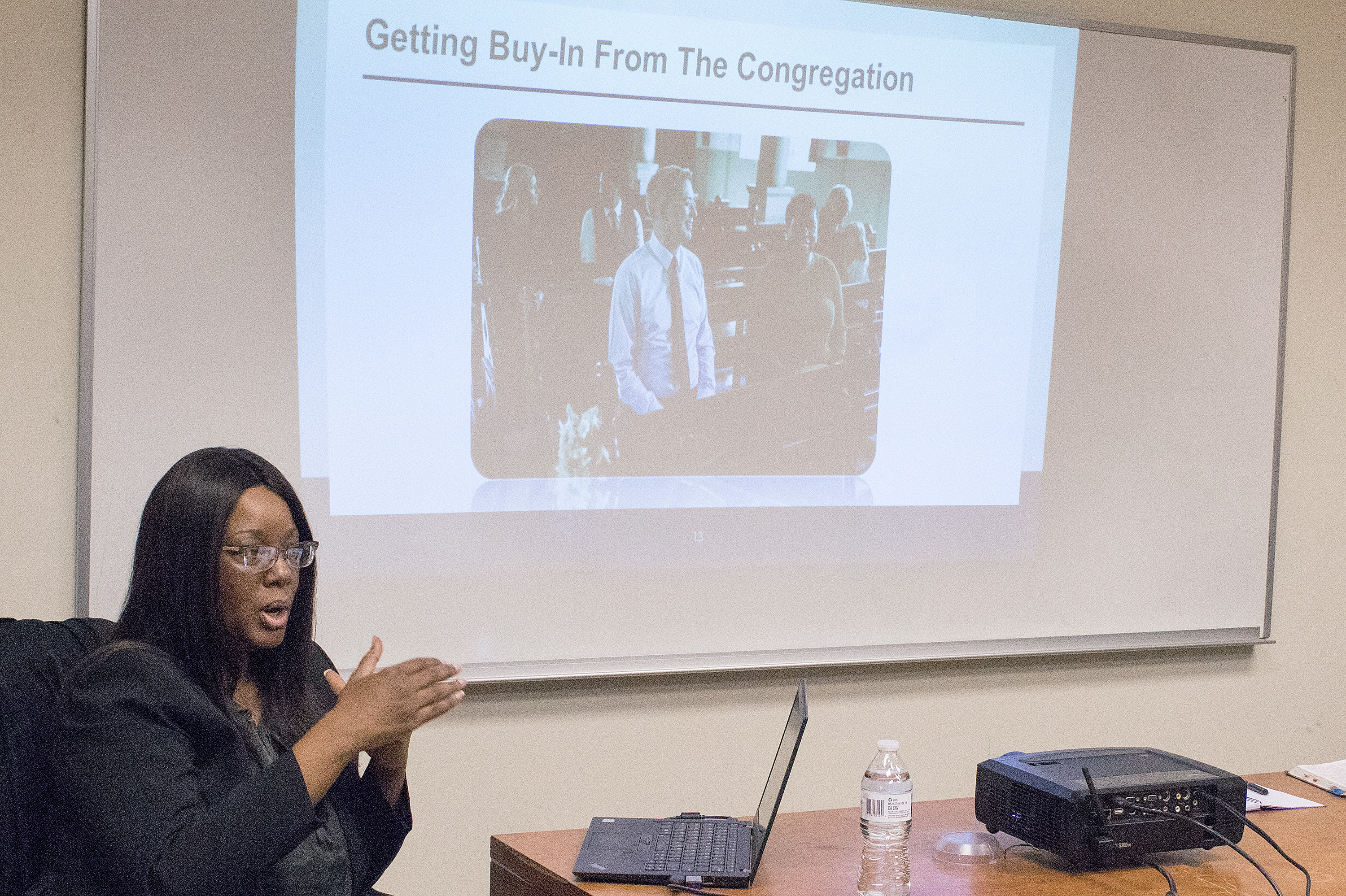 Karen A. Henry, an attorney at Crossroads United Methodist Church, Compton, Calif., explains how she helped her pastor and congregation start expungement clinics during a workshop at the 2018 National Prison Summit in Nashville, Tenn. Expungement refers to the process of sealing arrest and conviction records to help ex-offenders find employment and housing. Photo by Kathy L. Gilbert, UMNS.