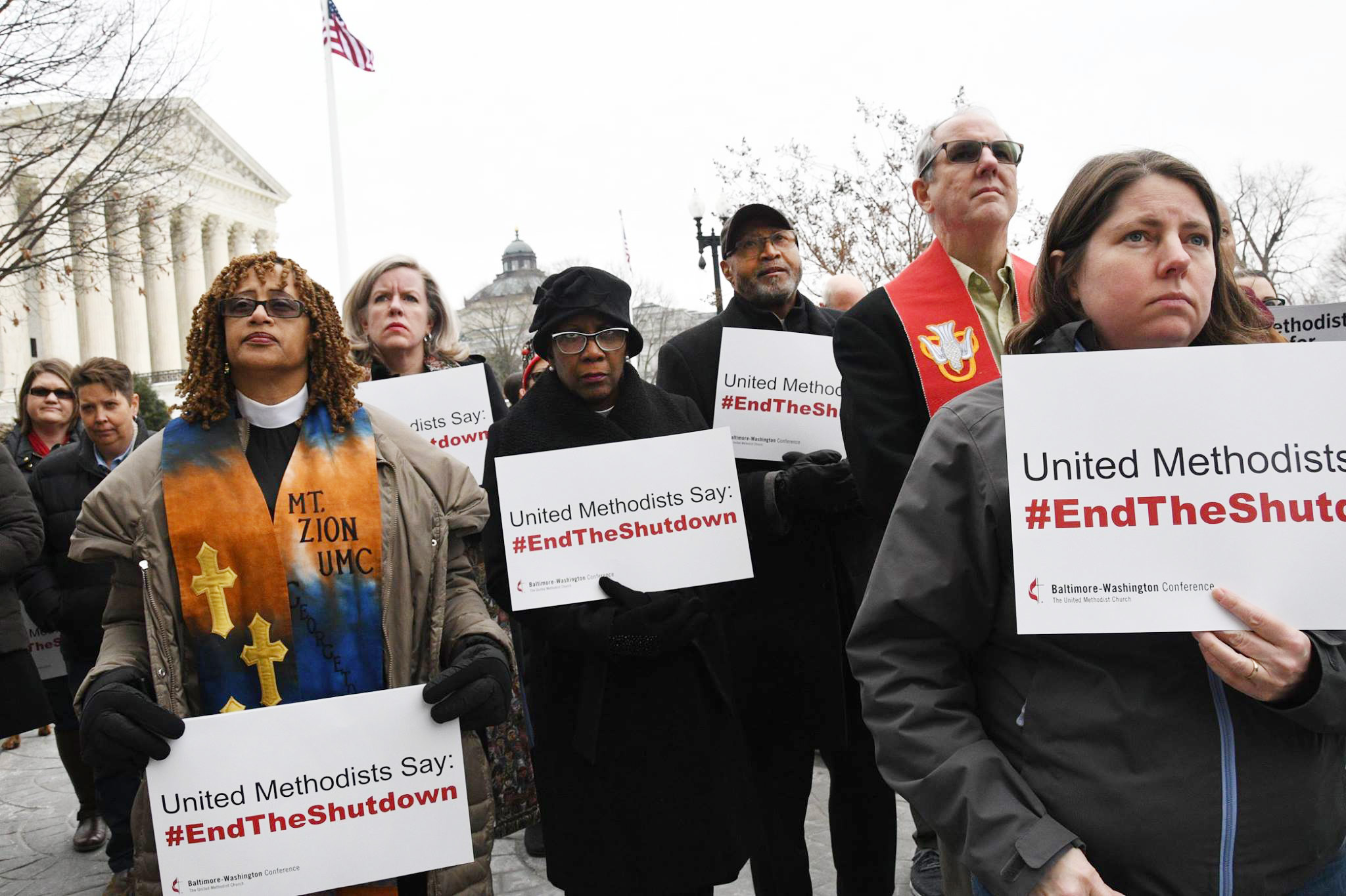 Los/as líderes religiosos/as de todo Washington DC, se encontraron en la fría tarde del jueves 17 de enero, para pedir a los legisladores y al presidente Donald Trump que pongan fin al cierre de casi cuatro semanas del gobierno. Foto por Melissa Lauber, conferencia Baltimore-Washington.