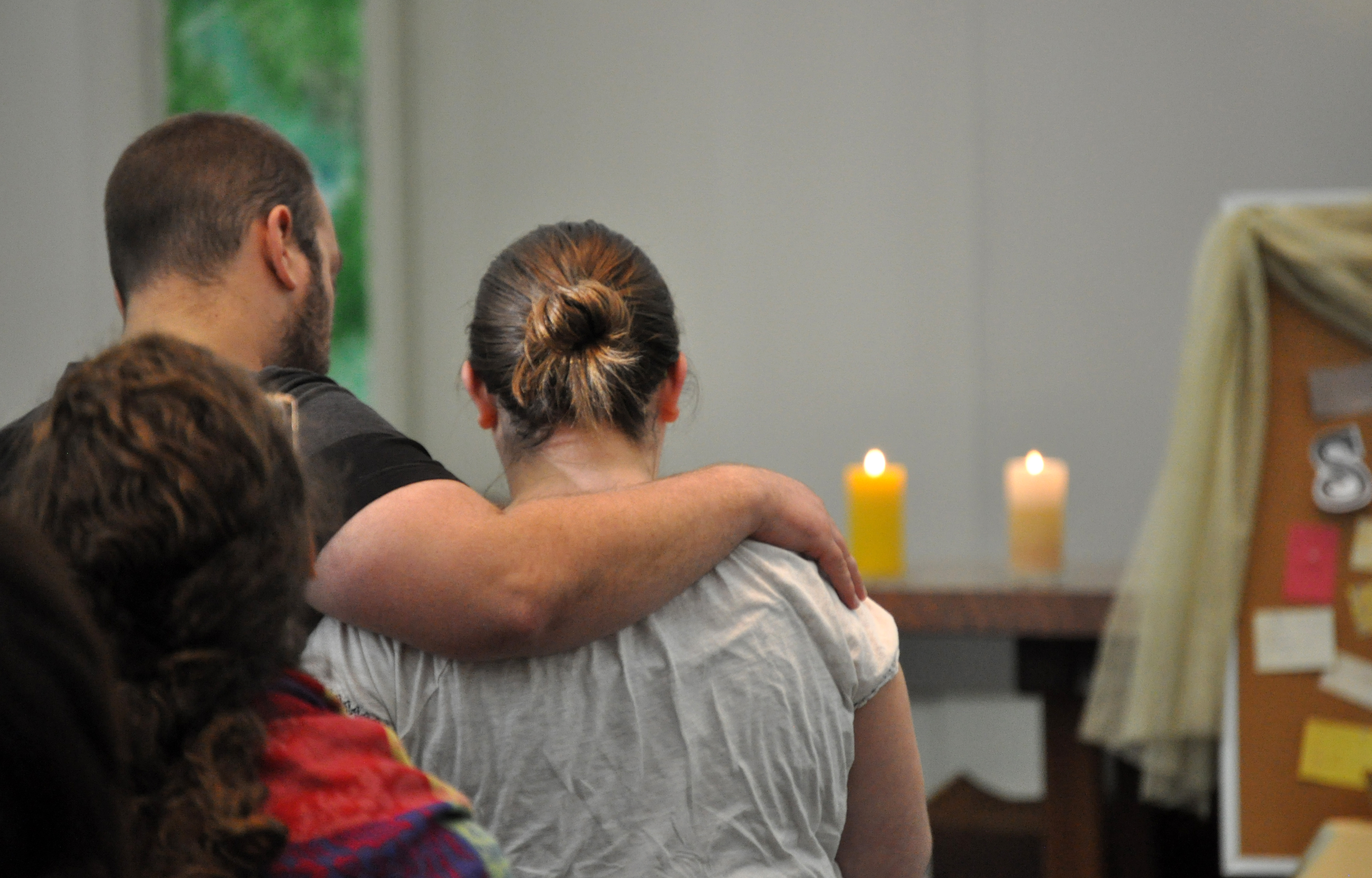 Claremont School of Theology students join in a campus worship service. The financially embattled United Methodist seminary continues to point toward a relocation from Claremont, Calif., to Willamette University in Salem, Oregon. Photo courtesy Claremont School of Theology. 