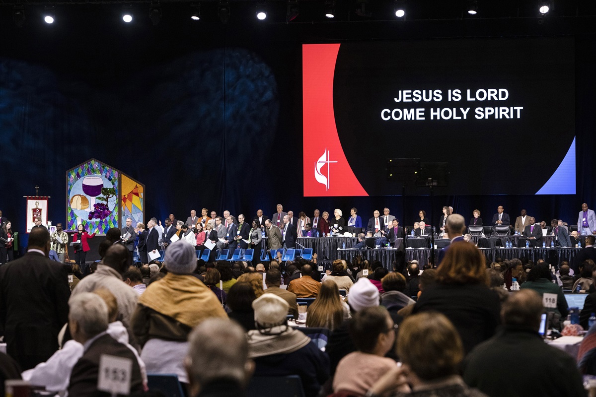 Imagen de la sesión de apertura de la Conferencia General Especial 2019 de La Iglesia Metodista Unida. Actualmente se está llevando a cabo una investigación sobre presuntas irregularidades en la votación de la máxima asamblea legislativa de la denominación. Foto por Kathleen Barry, SMUN. Imagen de la sesión de apertura de la Conferencia General Especial 2019 de La Iglesia Metodista Unida. Actualmente se está llevando a cabo una investigación sobre presuntas irregularidades en la votación de la máxima asamblea legislativa de la denominación. Foto por Kathleen Barry, SMUN.