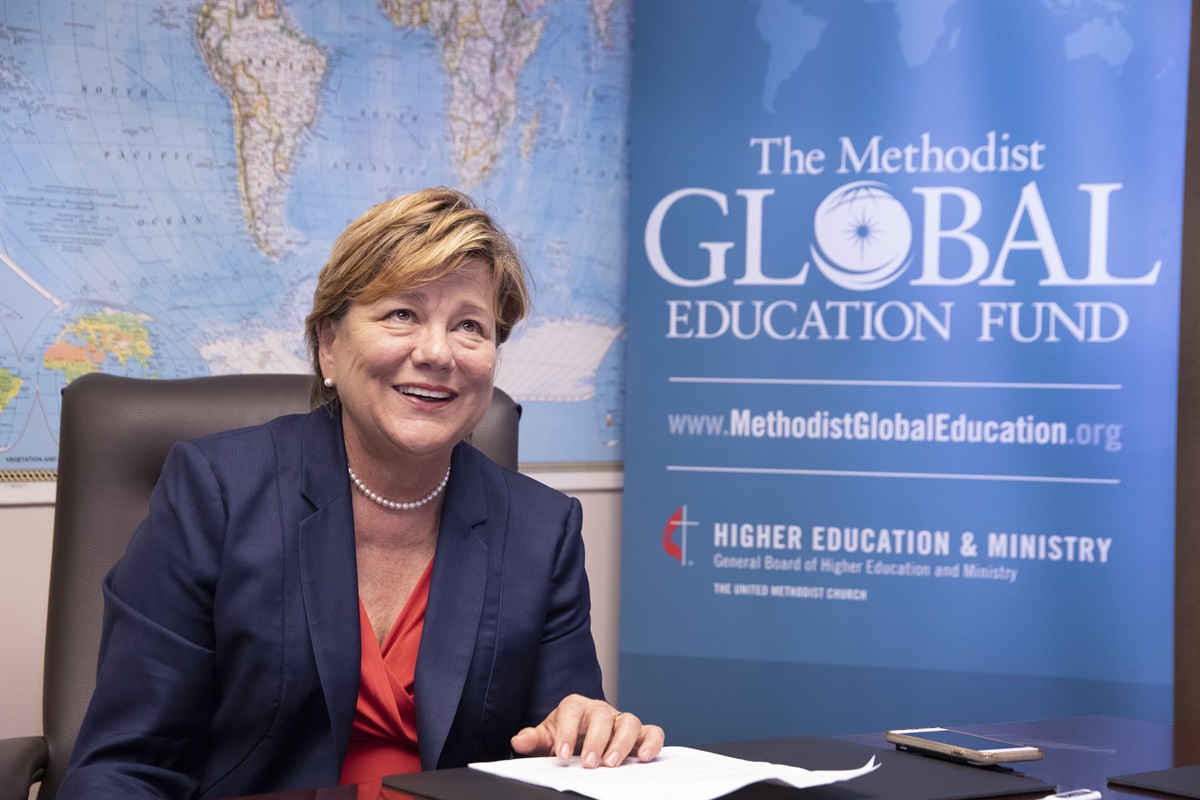 A Revda. Kim Cape, principal executiva do Conselho Metodista Unido de Educação Superior e Ministério, se aposenta em 1 de junho de 2019. Foto por Kathleen Barry, Notícias MU. A Revda. Kim Cape, principal executiva do Conselho Metodista Unido de Educação Superior e Ministério, se aposenta em 1 de junho de 2019. Foto por Kathleen Barry, Notícias MU.