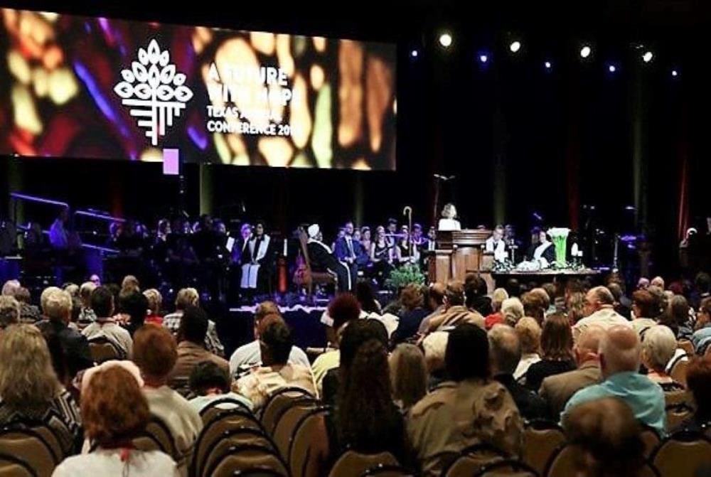 텍사스연회(휴스턴) 첫날인, 2019년 5월 27일 예배 광경. 사진 출처, 텍사스연회 페이스북.