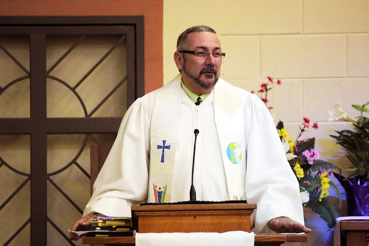 El Rev. Santos trabajará colaborando en el desarrollo e implementación de un nuevo enfoque para los Ministerios Hispano-Latinos en el Pacífico-Noroeste. Foto cortesía Rev. Cruz Edwin Santos. El Rev. Santos trabajará colaborando en el desarrollo e implementación de un nuevo enfoque para los Ministerios Hispano-Latinos en el Pacífico-Noroeste. Foto cortesía Rev. Cruz Edwin Santos.