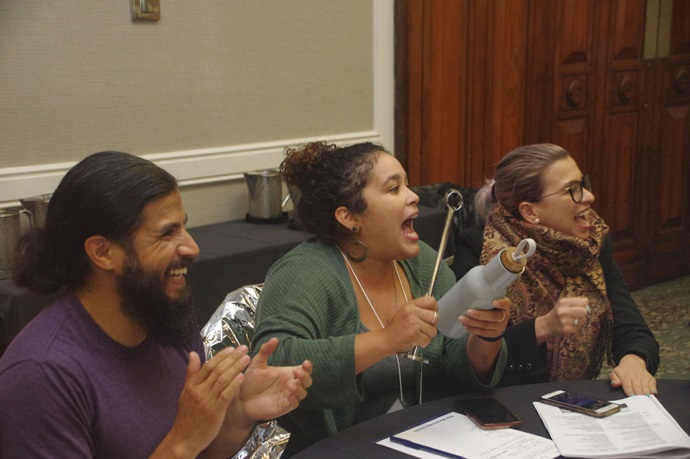 De izquierda a derecha: Carlos Reyes, Dorlimar Lebrón y Emma Escobar, han liderado diferentes actividades dentro de la reunión de la juventud de MARCHA. Foto Rev. Gustavo Vasquez, Noticias MU.
