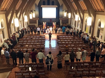 La juventud nativo americana de La Iglesia Metodista Unida, pudo compartir con jóvenes de otras minorías raciales en el Encuentro Racial de Jóvenes Adultos, el cual se enfocó en resaltar la importancia y la riqueza que aporta la diversidad cultural a la iglesia. Foto: Rev. Gustavo Vasquez, Noticias MU. La juventud nativo americana de La Iglesia Metodista Unida, pudo compartir con jóvenes de otras minorías raciales en el Encuentro Racial de Jóvenes Adultos, el cual se enfocó en resaltar la importancia y la riqueza que aporta la diversidad cultural a la iglesia. Foto: Rev. Gustavo Vasquez, Noticias MU.