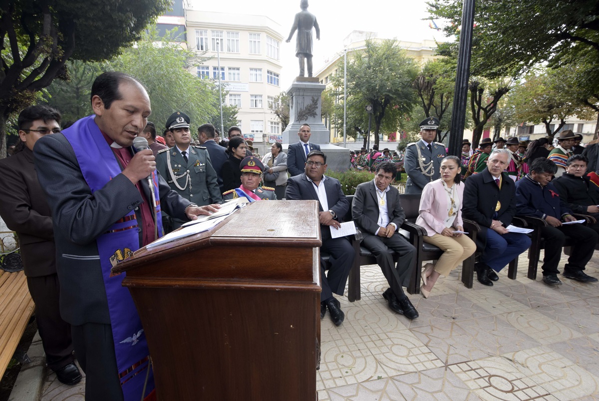 El Obispo Antonio Huanca, líder episcopal de la Iglesia Evangélica Metodista en Bolivia, ha publicado un mensaje abierto al pueblo boliviano en medio de crecientes tensiones sociales, después de las últimas elecciones presidenciales del 20 de octubre de 2019. Foto cortesía de la Vicepresidencia de Estado Plurinacional de Bolivia.  El Obispo Antonio Huanca, líder episcopal de la Iglesia Evangélica Metodista en Bolivia, ha publicado un mensaje abierto al pueblo boliviano en medio de crecientes tensiones sociales, después de las últimas elecciones presidenciales del 20 de octubre de 2019. Foto cortesía de la Vicepresidencia de Estado Plurinacional de Bolivia.