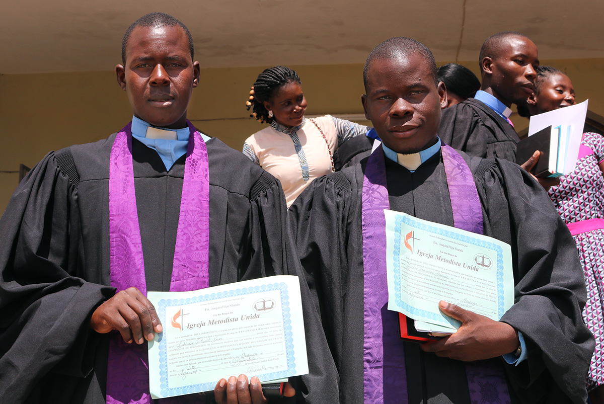 Audencio Neves e Pedro Marime foram batizados, confirmados e ordenados presbíteros no mesmo dia. Foto de Joao Sambo.