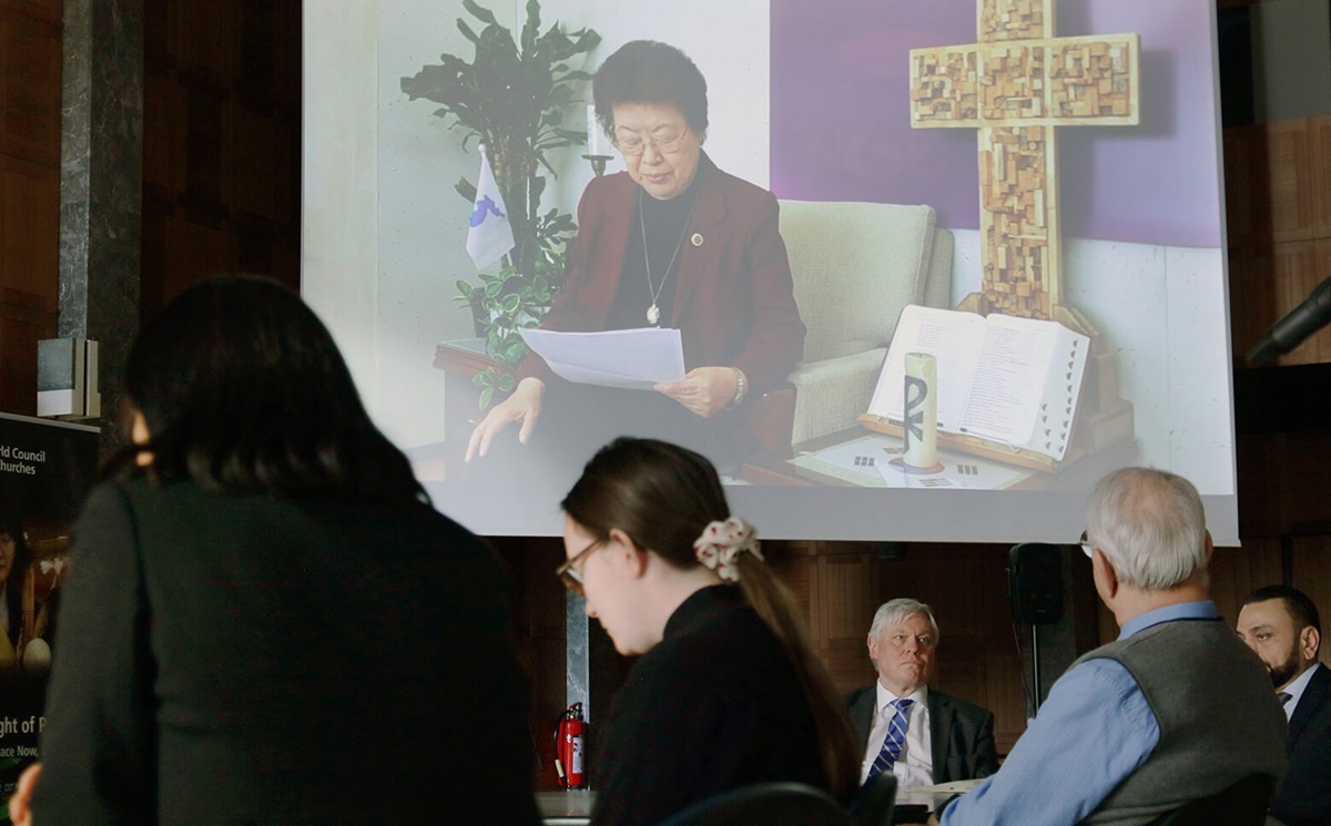 Del 1 de marzo al 15 de agosto de 2020 se realizará una campaña mundial de oración por la paz en la Península de Corea, invitando a cientos de miles de personas en todo el mundo a decir:" ¡Oramos, por la paz y el fin de la guerra!. La campaña comenzó el 6 de febrero con un evento transmitido en vivo organizado por el Consejo Mundial de Iglesias (CMI) en Ginebra, con los eventos correspondientes el mismo día en Washington y Seúl. Foto de Ivars Kupcis, CMI. Del 1 de marzo al 15 de agosto de 2020 se realizará una campaña mundial de oración por la paz en la Península de Corea, invitando a cientos de miles de personas en todo el mundo a decir:" ¡Oramos, por la paz y el fin de la guerra!. La campaña comenzó el 6 de febrero con un evento transmitido en vivo organizado por el Consejo Mundial de Iglesias (CMI) en Ginebra, con los eventos correspondientes el mismo día en Washington y Seúl. Foto de Ivars Kupcis, CMI.