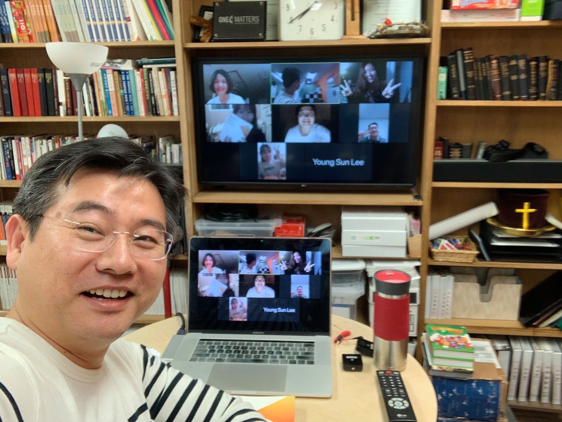시카고예수사랑 교회의 줌(Zoom)을 사용해서 성경공부를 하는 모습. 사진 제공 조선형 목사.