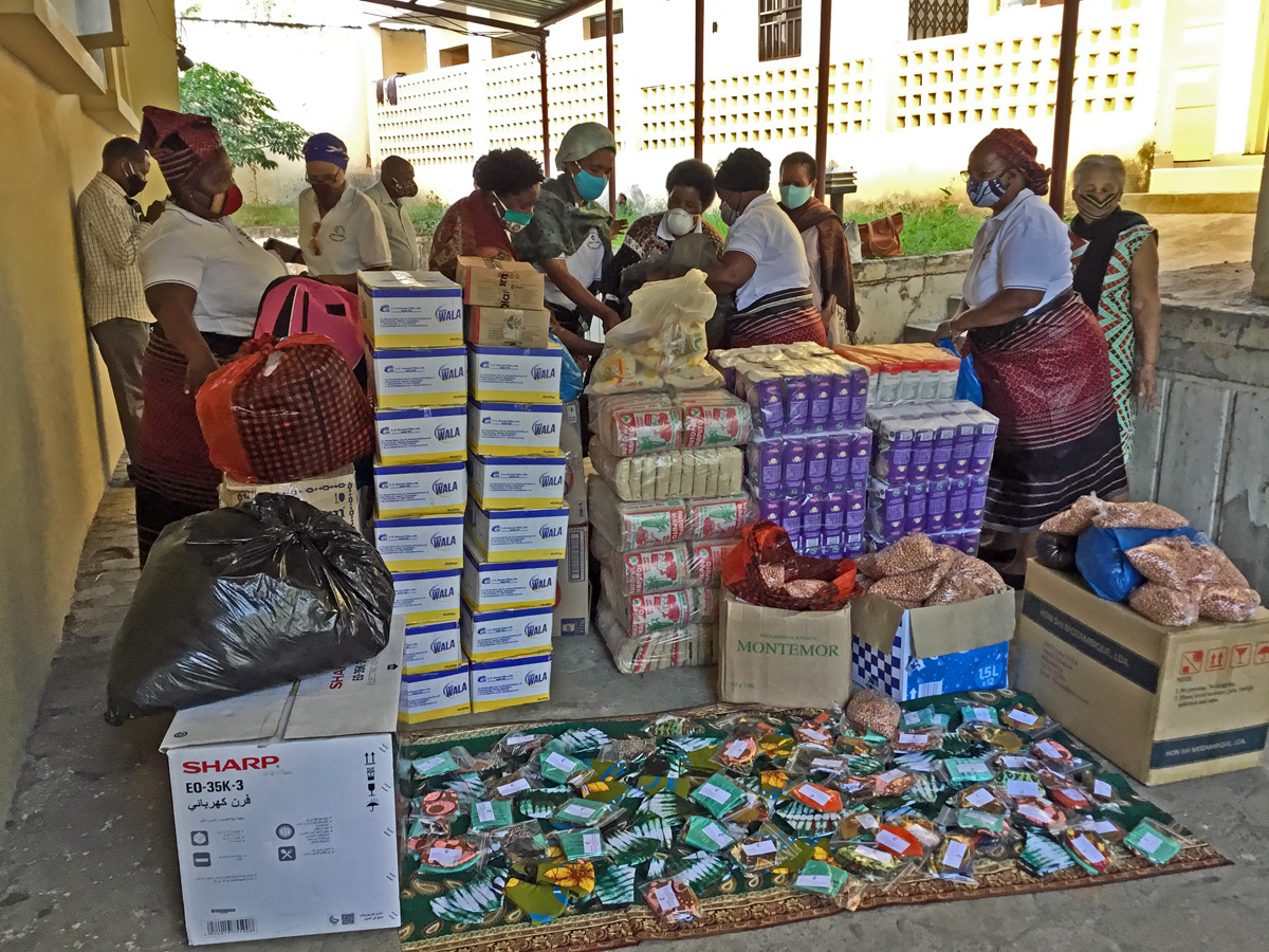 Mascaras, comida e produtos de higiene prontos para irem a distribuição. Malanga, foto de Joao Sambo.