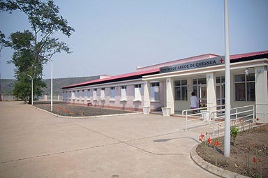 Desde el Centro Médico de Quessua, los/as voluntarios/as y misioneros/as se preparan para visitar las comunidades vecinas y atender las necesidades existentes. Foto de archivo por  Rev. Gustavo Vasquez, Noticias MU. Desde el Centro Médico de Quessua, los/as voluntarios/as y misioneros/as se preparan para visitar las comunidades vecinas y atender las necesidades existentes. Foto de archivo por  Rev. Gustavo Vasquez, Noticias MU.