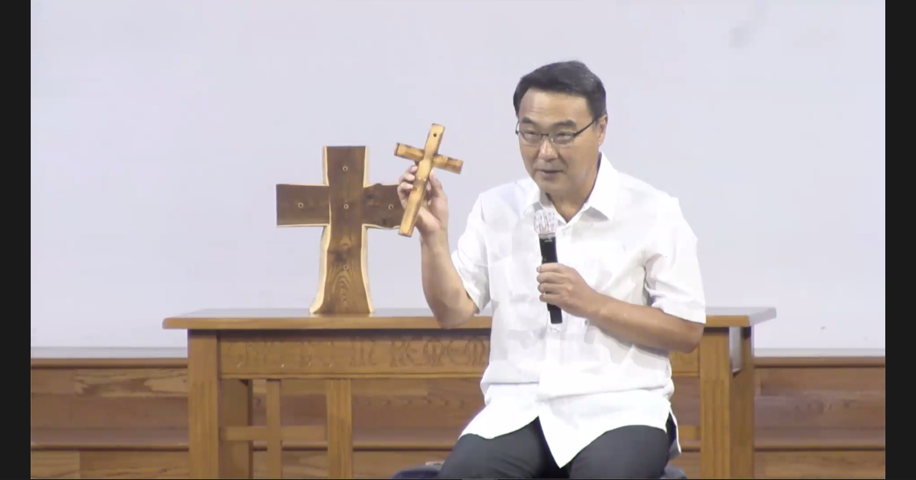 8월 15일 광복 75주년을 맞이하여, 연합감리교회 한인총회 평화위원회가 주최한 <한반도 평화 통일을 위한 기도예배>에서 김정호 목사가 설교를 하고 있다. 사진, 줌을 통한 화상 설교 장면 캡쳐. 