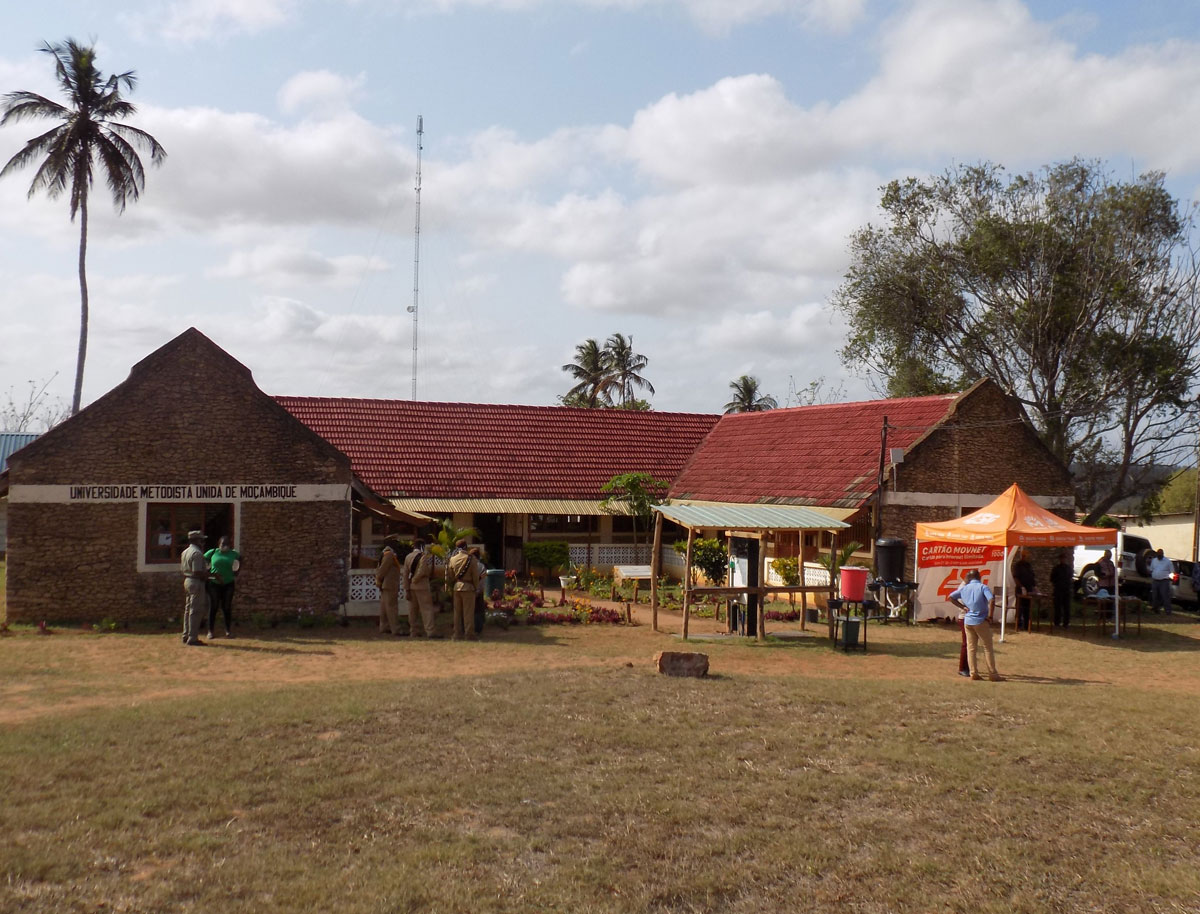 Reitoria da Universidade Metodista Unida de Moçambique, cujo seu funcionamento iniciou em 2017, também visitado pelo administrador. Foto de Antônio Wilson. Reitoria da Universidade Metodista Unida de Moçambique, cujo seu funcionamento iniciou em 2017, também visitado pelo administrador. Foto de Antônio Wilson.