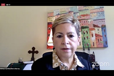 La Obispa Cynthia Fierro Harvey, preside una reunión en línea del Concilio de Obispos/as. En medio de la presión financiera y una posible división denominacional, el concilio pidió posponer las elecciones de nuevos/as obispos/as estadounidenses e instó a que se incorporen cinco nuevos obispos/as en África, solo cuando  los recursos financieros lo permitan. Foto captura de pantalla de Zoom, Noticias MU. La Obispa Cynthia Fierro Harvey, preside una reunión en línea del Concilio de Obispos/as. En medio de la presión financiera y una posible división denominacional, el concilio pidió posponer las elecciones de nuevos/as obispos/as estadounidenses e instó a que se incorporen cinco nuevos obispos/as en África, solo cuando  los recursos financieros lo permitan. Foto captura de pantalla de Zoom, Noticias MU.